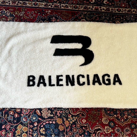 Balenciaga XL scarf - Picture 7 of 7